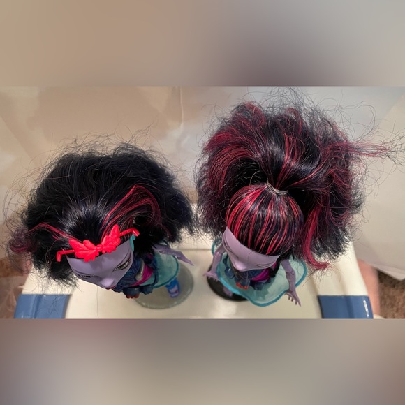 2 Variants of Monster High Jane Boolittle Dolls, Pink Lip & Purple Lip Variants - Picture 7 of 16